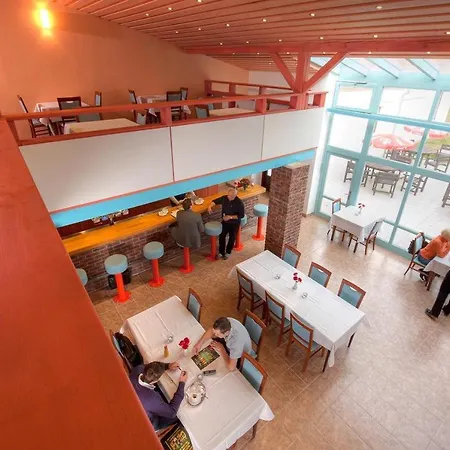 姆林伊赫拉瓦酒店 3*